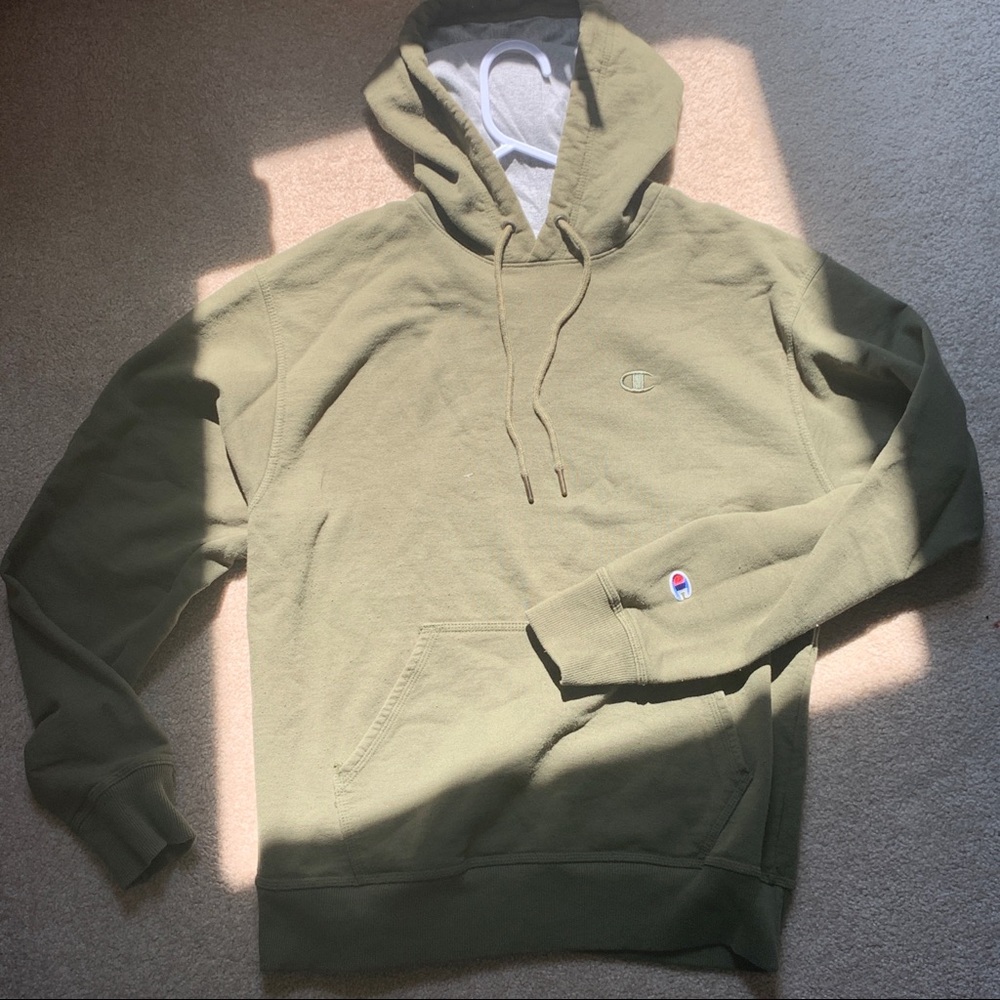 3/55$!!💛💛💛💛💛  Green champion hoodie
